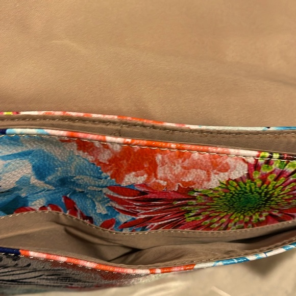 NEW NINE WEST Purse, Over Shoulder or Crossbody, Floral Design. - Picture 6 of 6